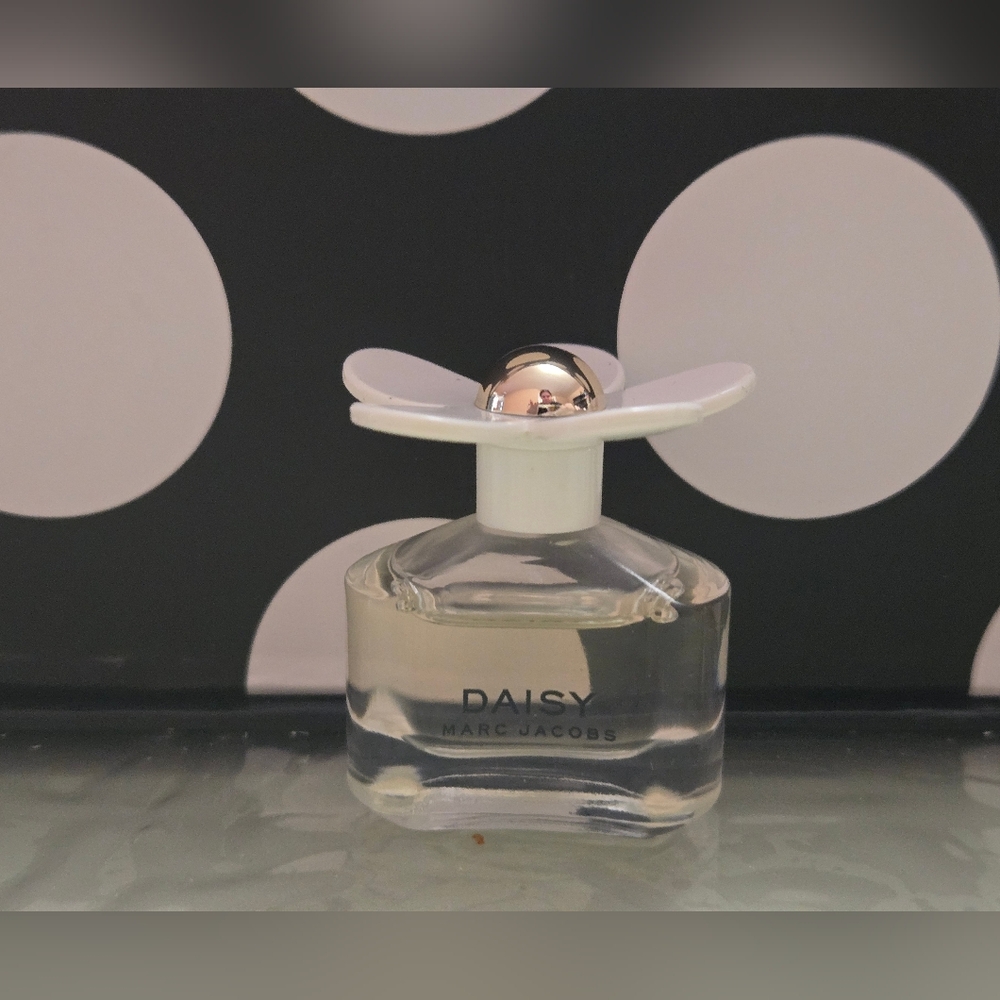 ✨️Marc Jacobs Daisy Mini✨️